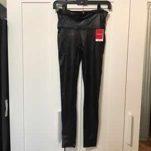 NWT Spanx faux leather leggings size S, black